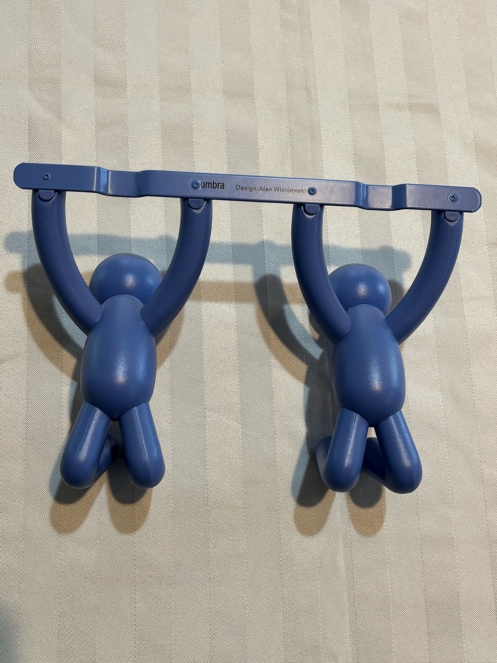 Umbra Alan Wisniewski Blue People Climbing Door Hanger (Good Condition) - Picture 3 of 9